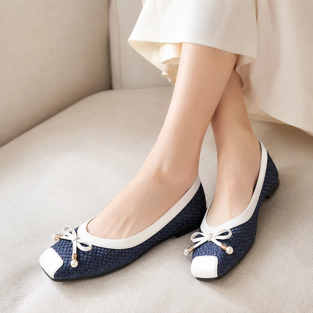 Elia Bow Flats
